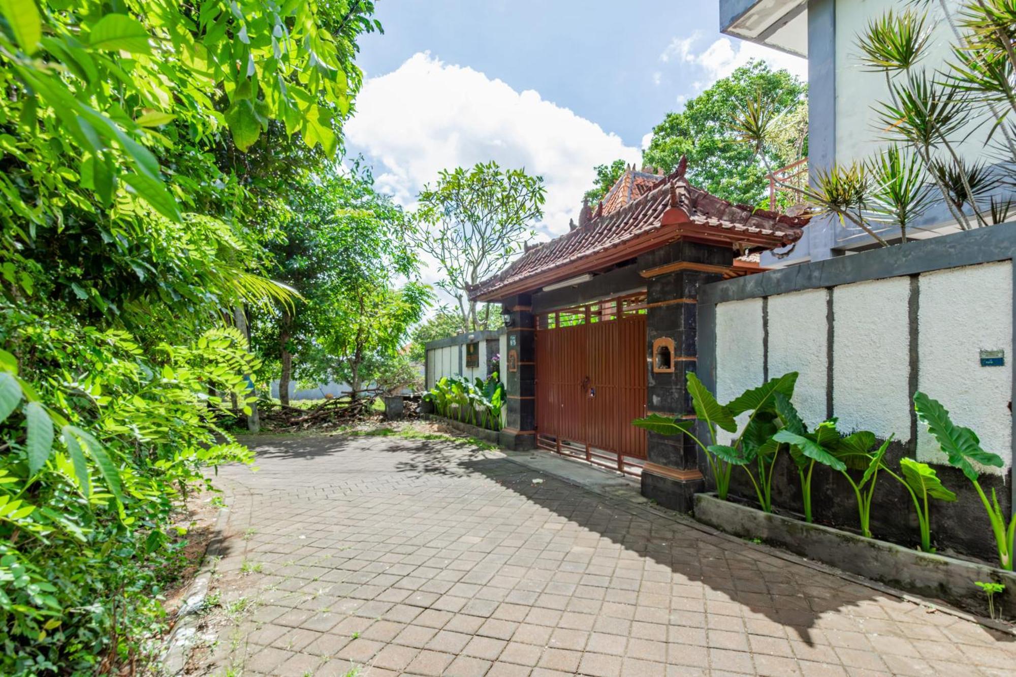 Capital O 93944 Geweka Homestay Jimbaran Exteriör bild